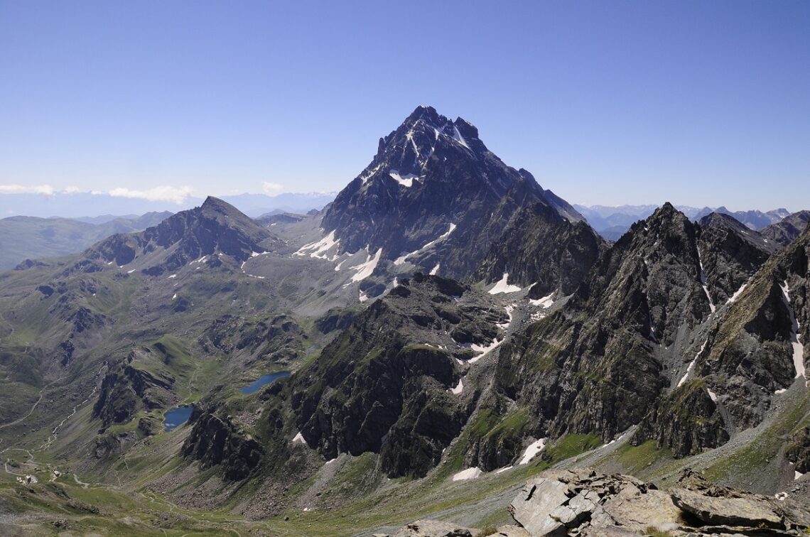 Monviso: geologica ed ecosistema