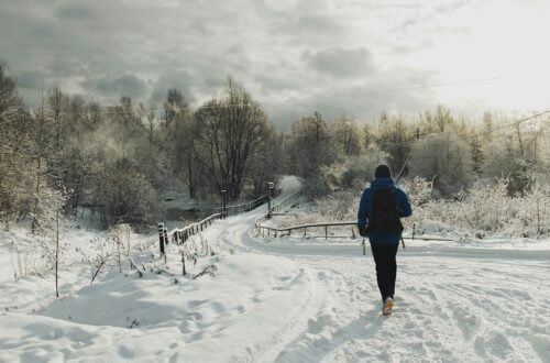 Sport all'aria aperta in inverno: come allenarsi al meglio nelle giornate più fredde